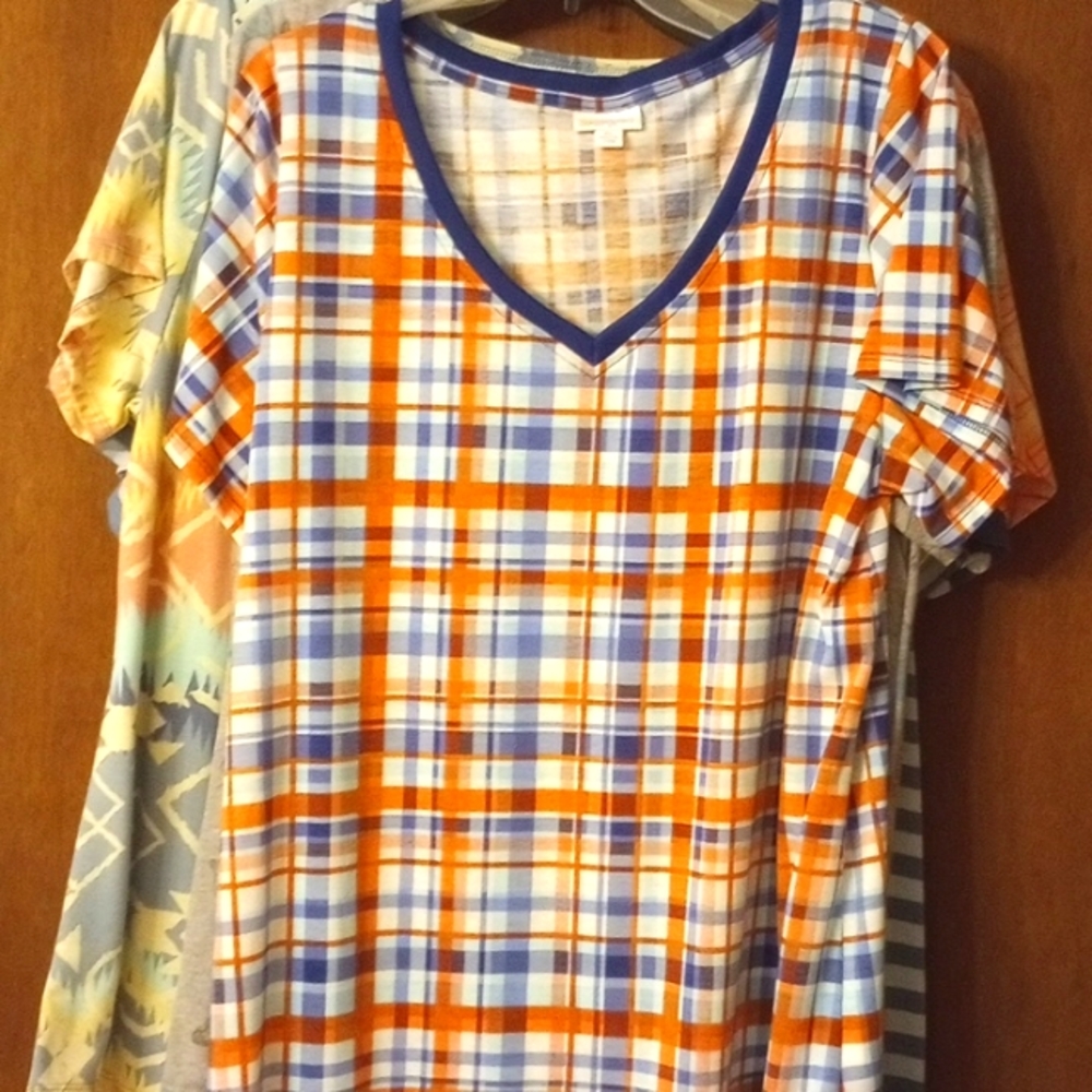 LuLaRoe Women's XL Christy Tee